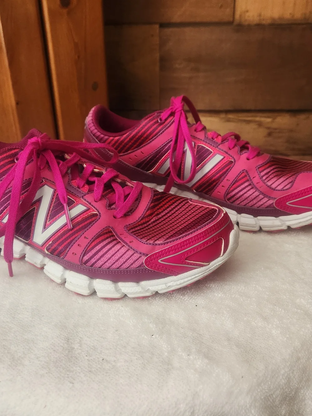 New Balance 750 V1 Running Shoe-walking- Athletic Shoe Womens Sz 9